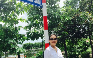 Ca sĩ Khánh Ly hạnh phúc trên đường Trịnh Công Sơn ở Hà Nội